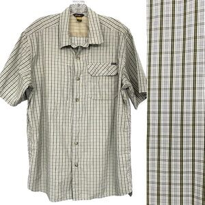 Eddie Bauer Traveler Short Sleeve Plaid Button Down Shirt Zip Pocket Breathable 